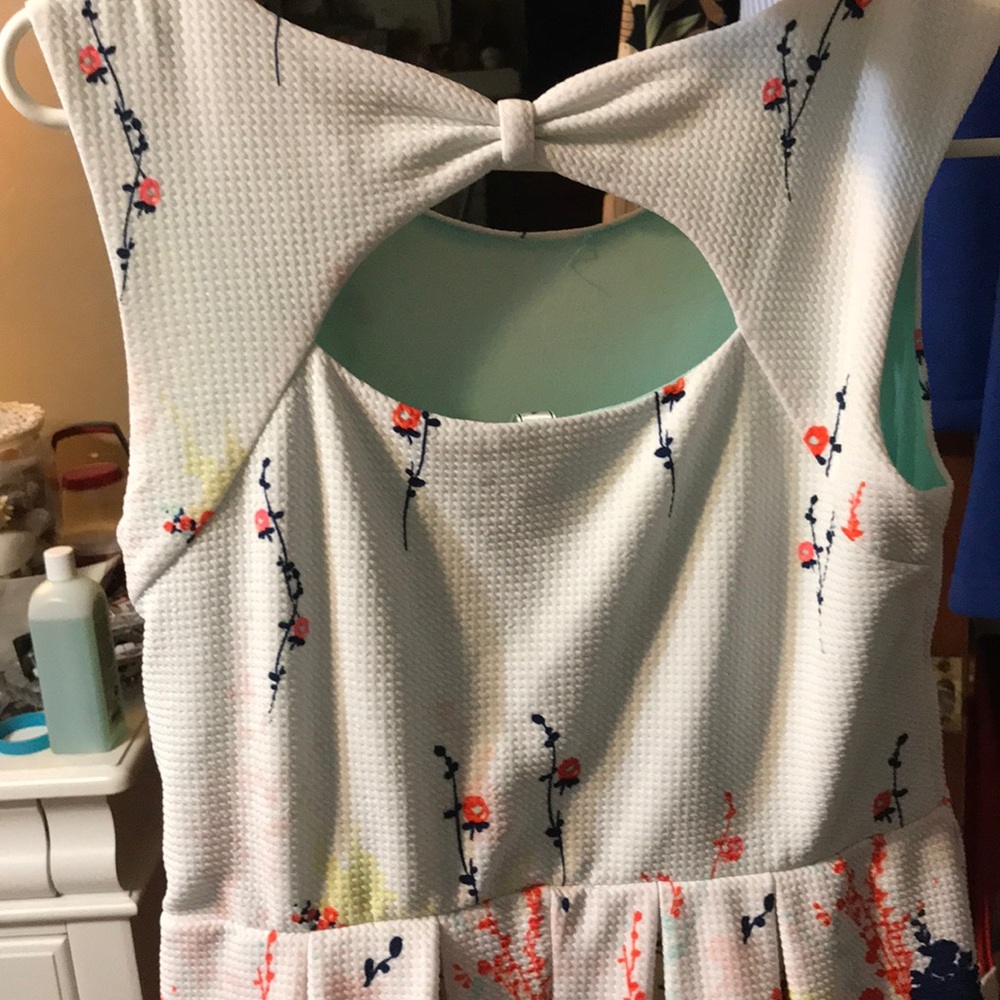 Dress - Picture 2 of 2